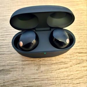 Sony WF-1000XM5 earbuds